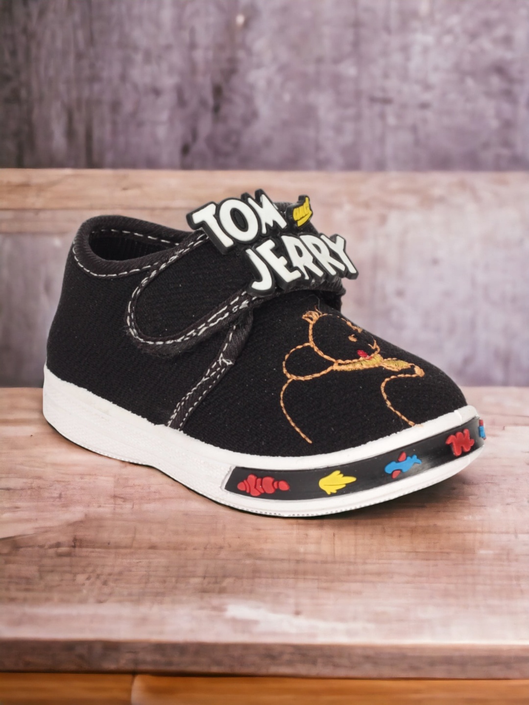 

Lil Lollipop Kids Embellished Detail Sneakers, Black