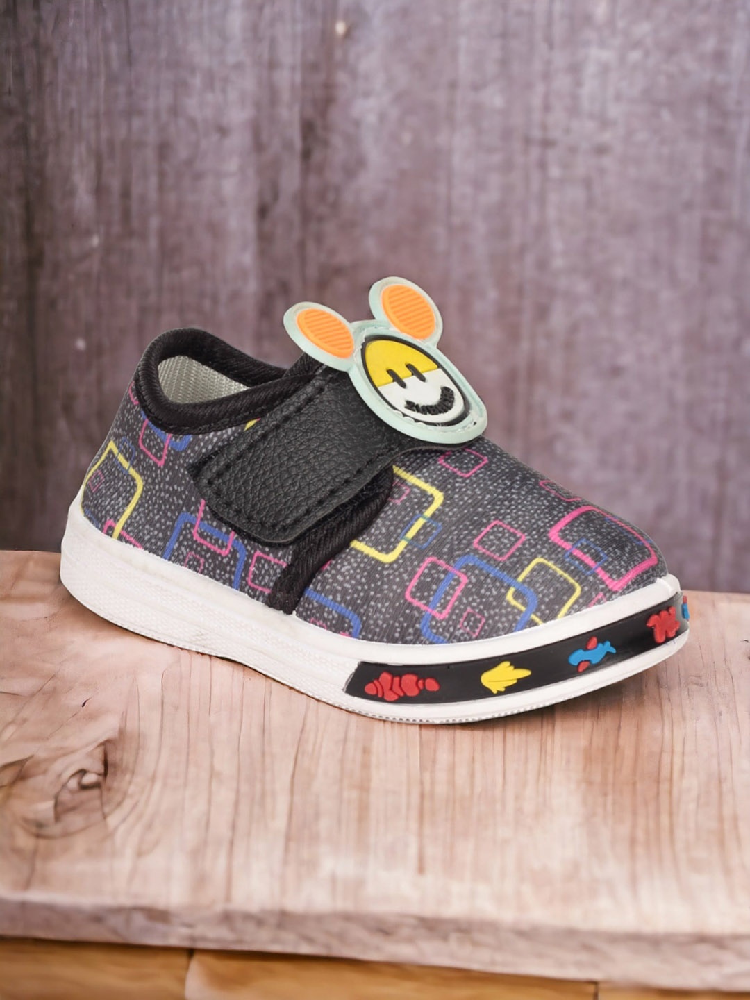 

Lil Lollipop Kids Printed Comfort Insole Contrast Sole Musical Velcro Sneakers, Black