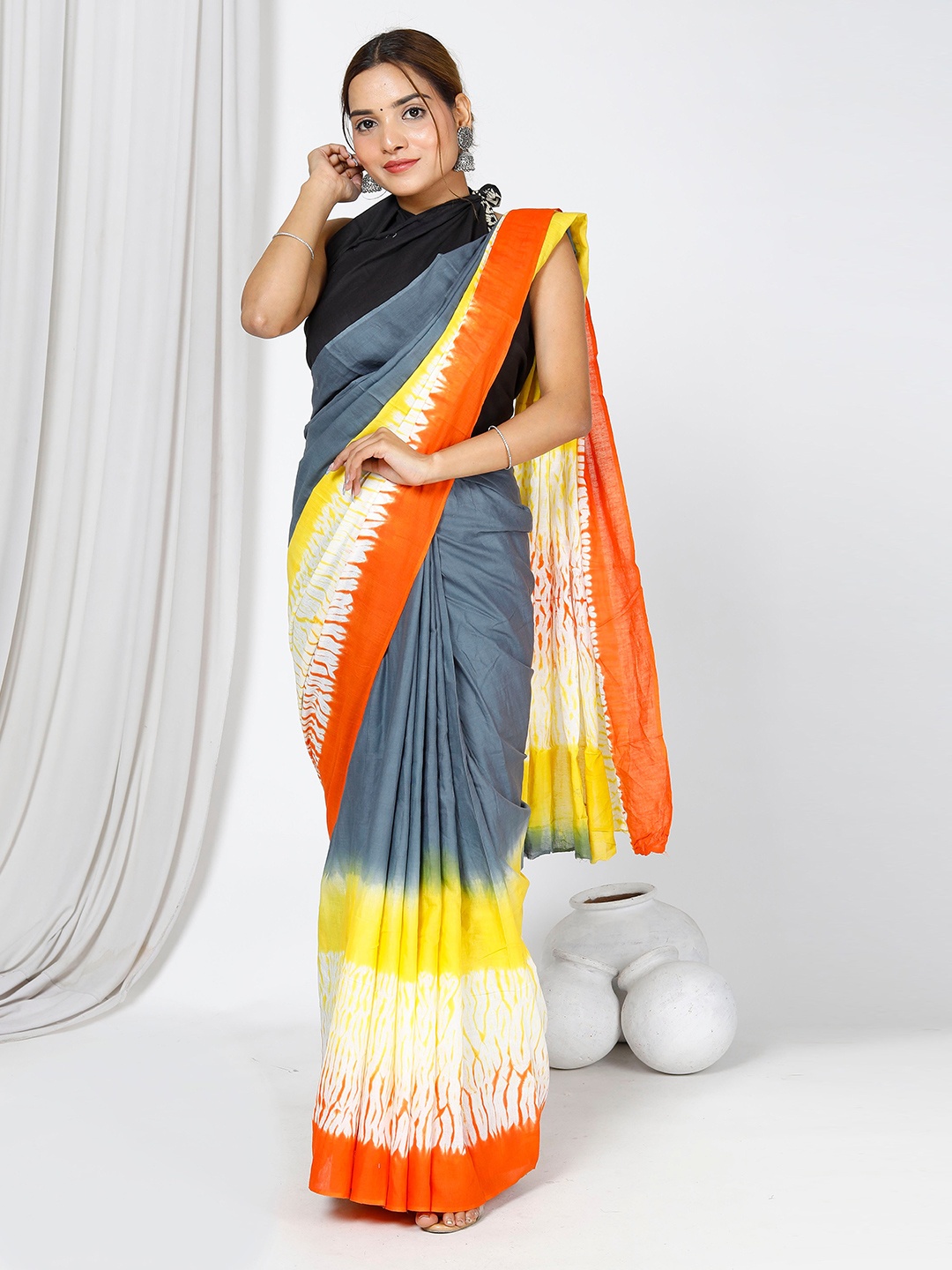 

JAIPURI BLOCK PRINT Colourblocked Pure Cotton Bandhani Saree, Grey