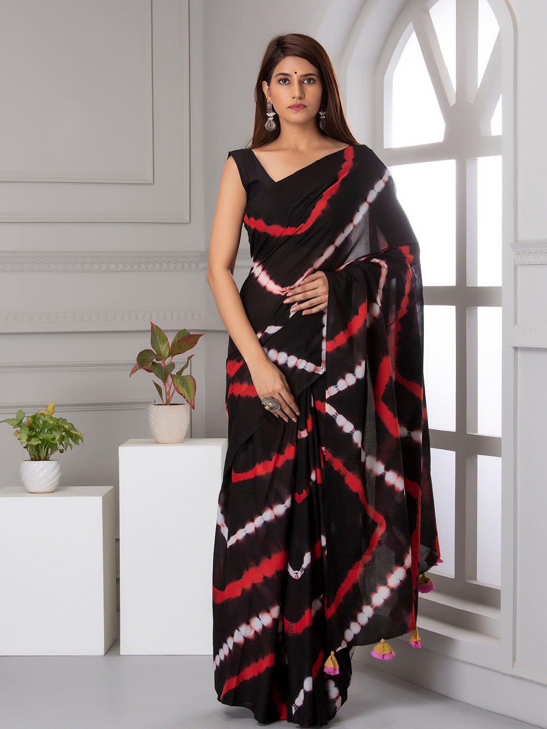 

JAIPURI BLOCK PRINT Tie and Dye Pure Cotton Block Print Saree, Black