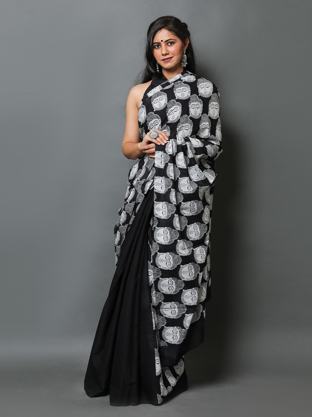 

JAIPURI BLOCK PRINT Ethnic Motifs Printed Pure Cotton Ikat Saree, Black