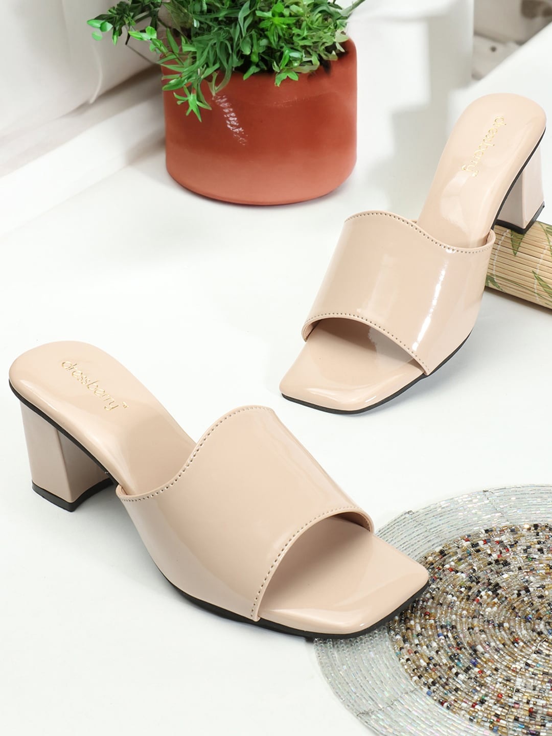 

DressBerry Cream-Coloured Open Toe Block Heels