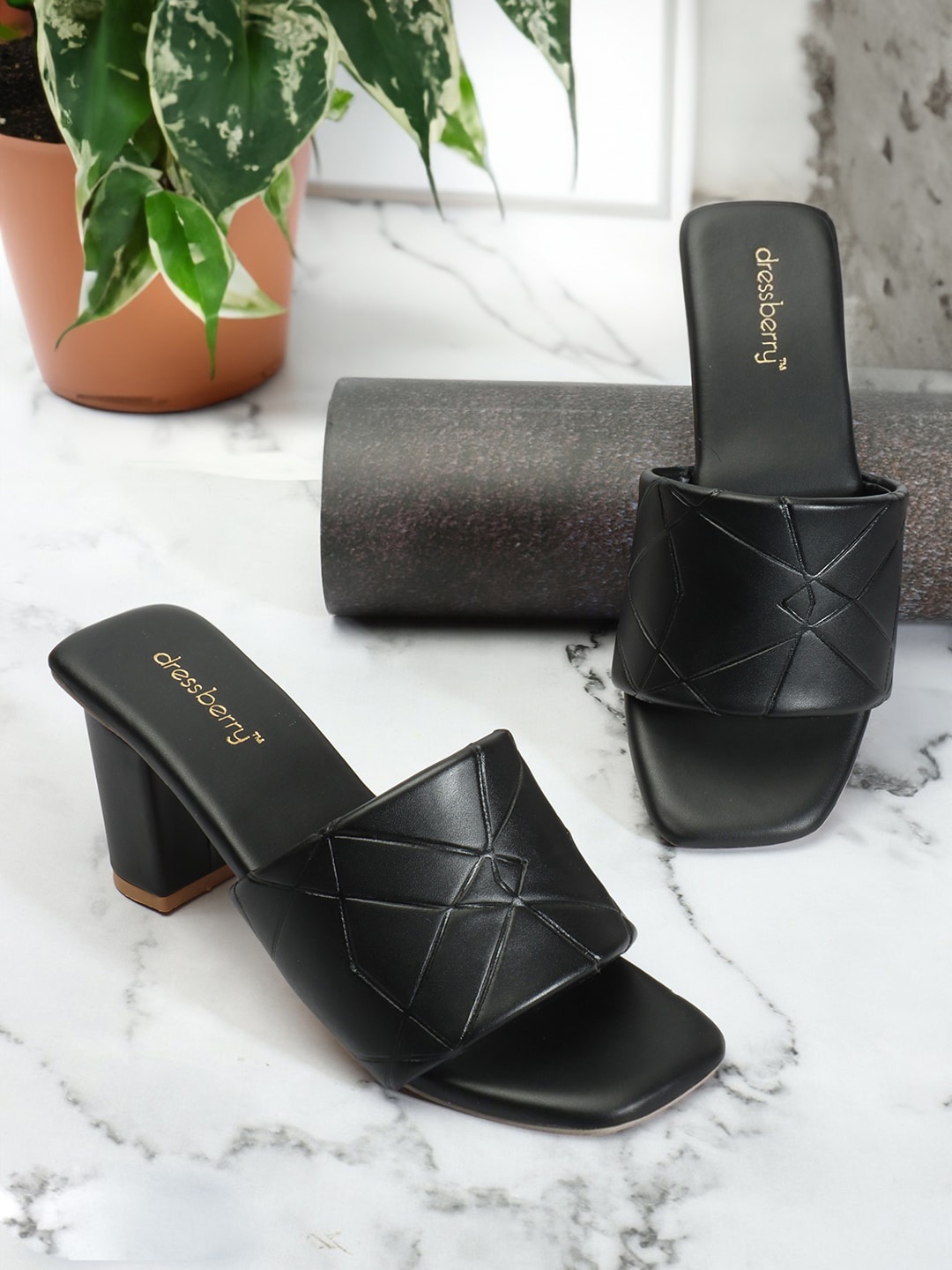 

DressBerry Black Textured Open Toe Block Heels