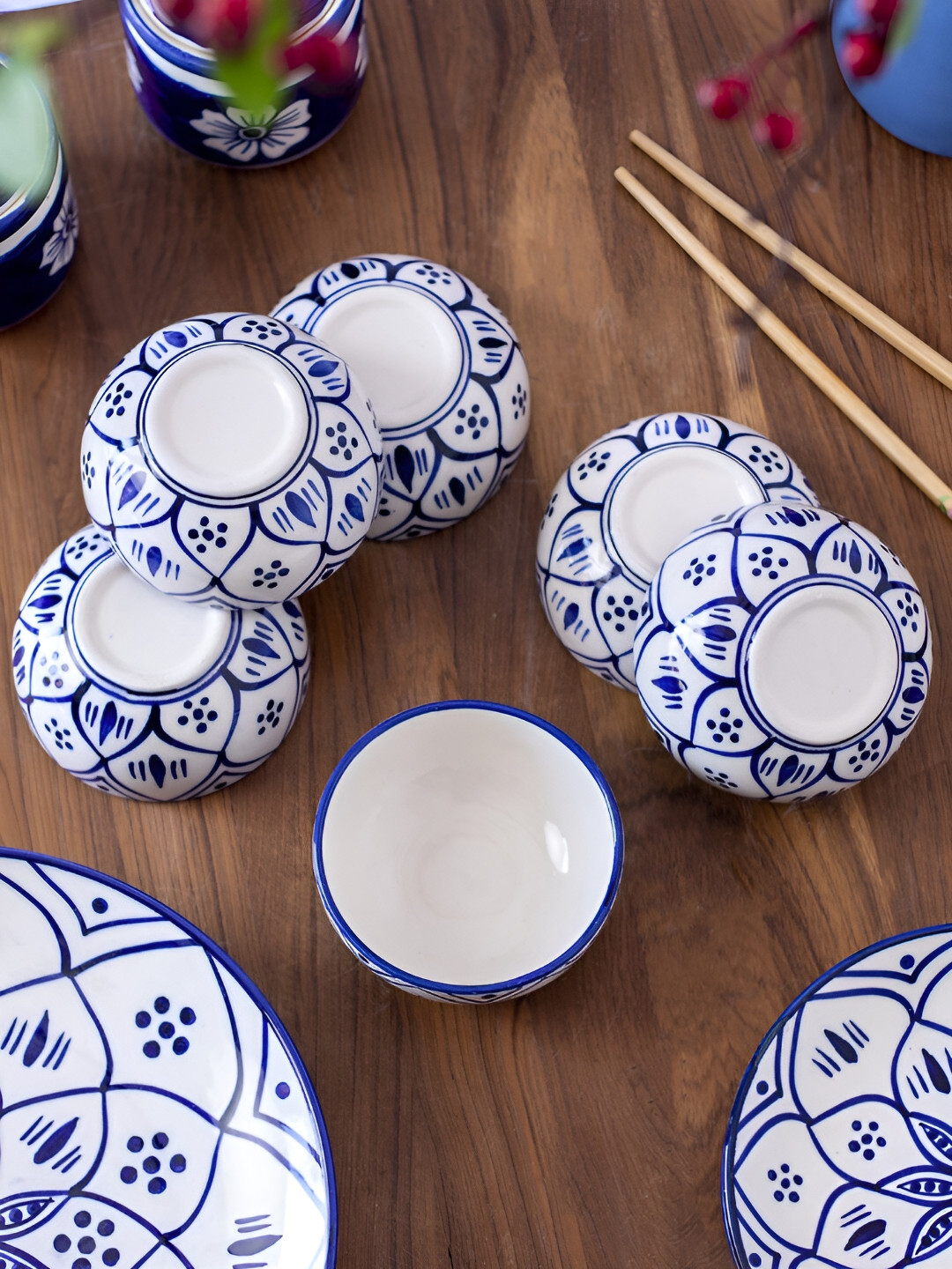 

The Decor Lane White & Blue 6 Pieces Ceramic Bowls