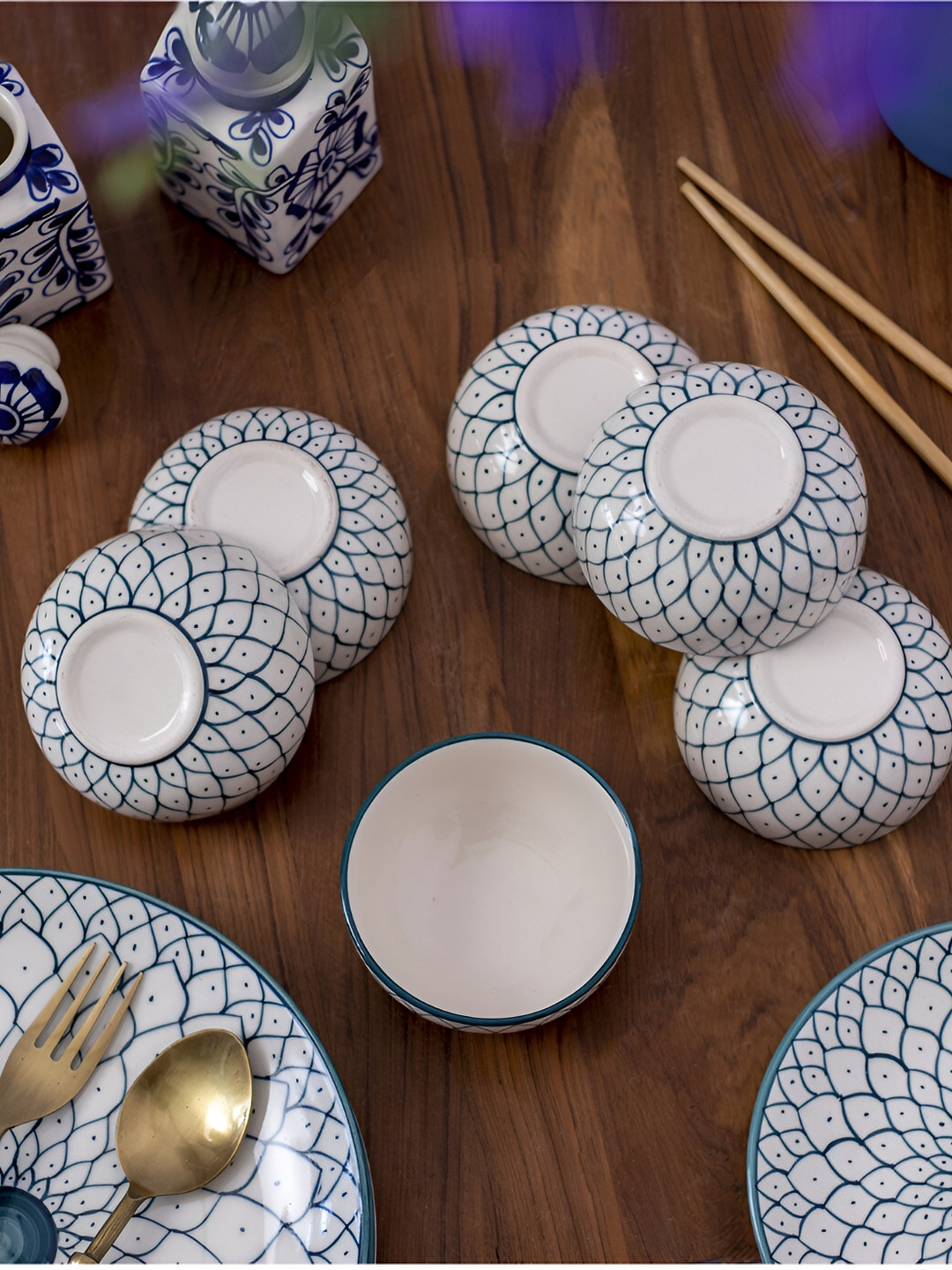 

The Decor Lane White & Blue 6 Pieces Ceramic Bowls