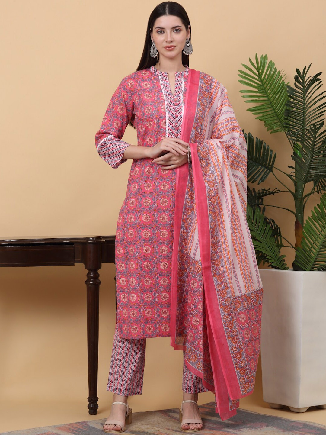 

MYAZA Floral Printed Regular Beads and Stones Pure Cotton Kurta with Trousers & Dupatta, Pink