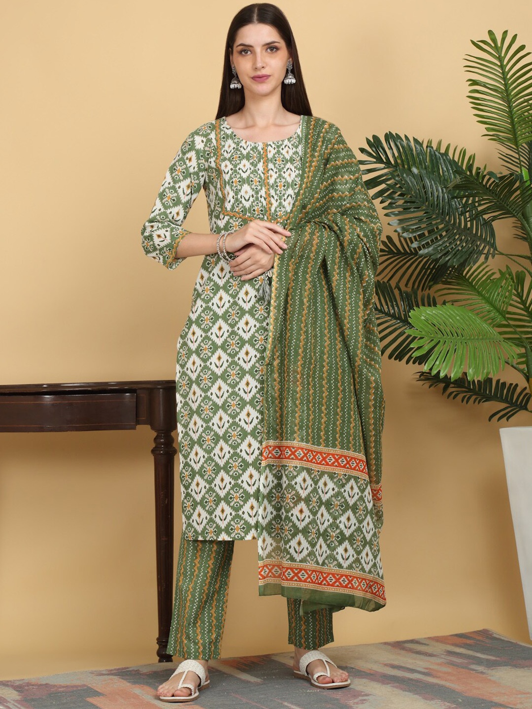

MYAZA Floral Printed Regular Pure Cotton Kurta with Trousers & With Dupatta, Green