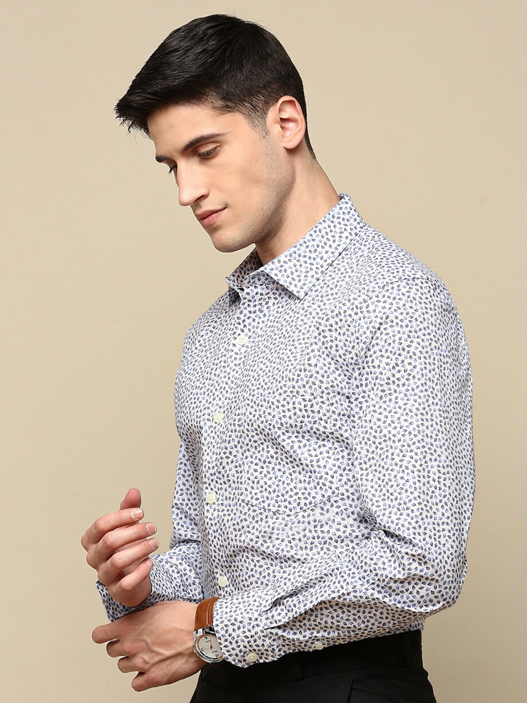 

INVICTUS Standard Slim Fit Floral Printed Spread Collar Cotton Formal Shirt, White
