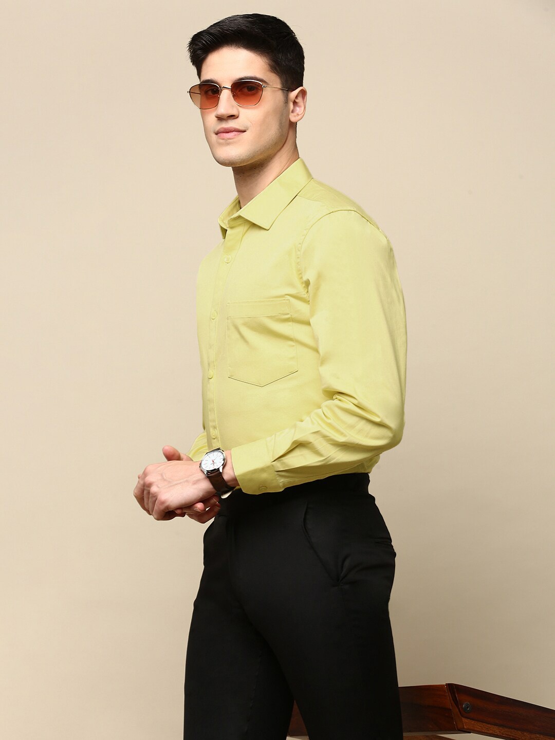 

INVICTUS Spread Collar Standard Slim Fit Cotton Opaque Formal Shirt, Yellow