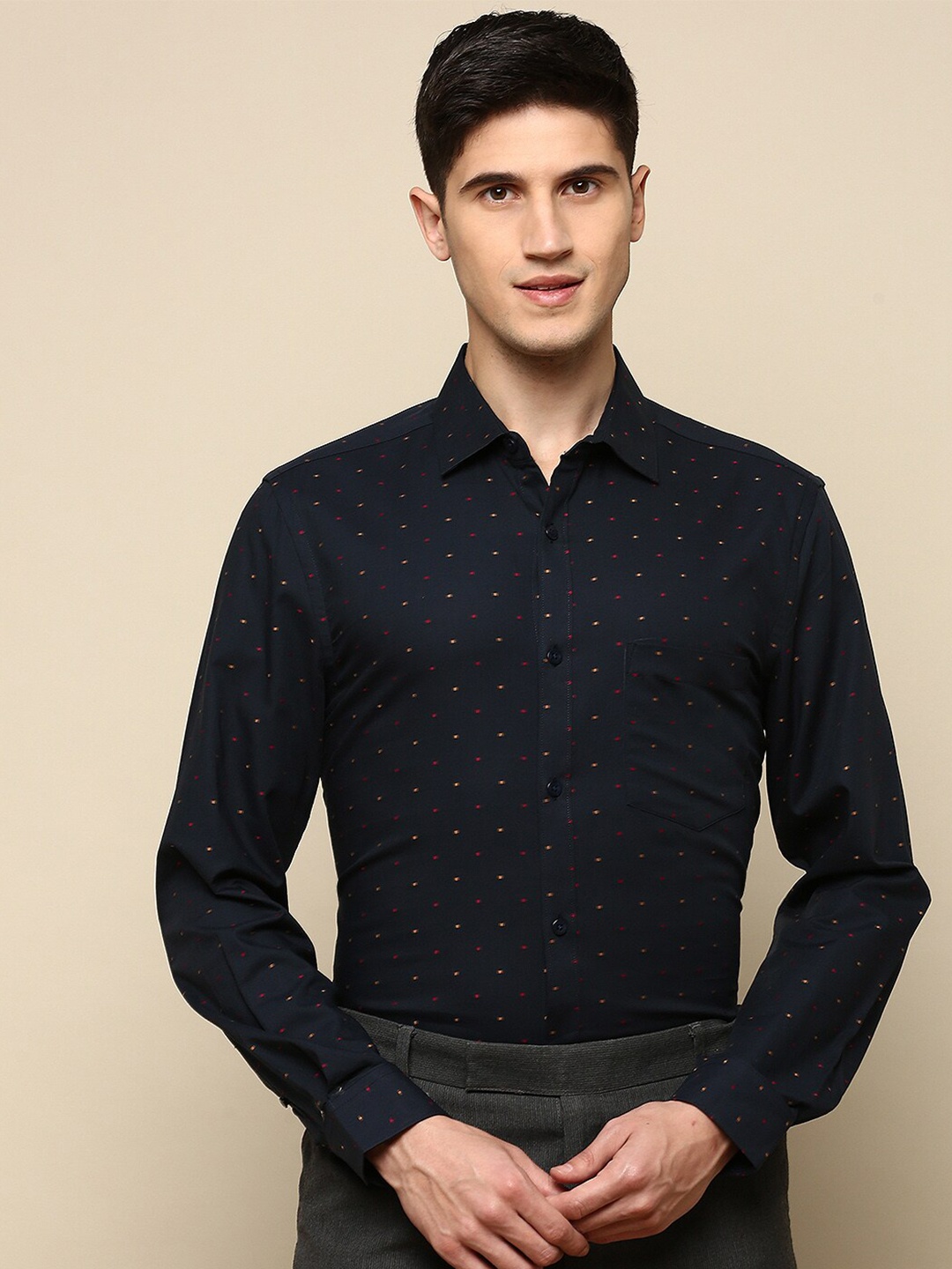 

INVICTUS Spread Collar Standard Slim Fit Cotton Opaque Printed Formal Shirt, Navy blue