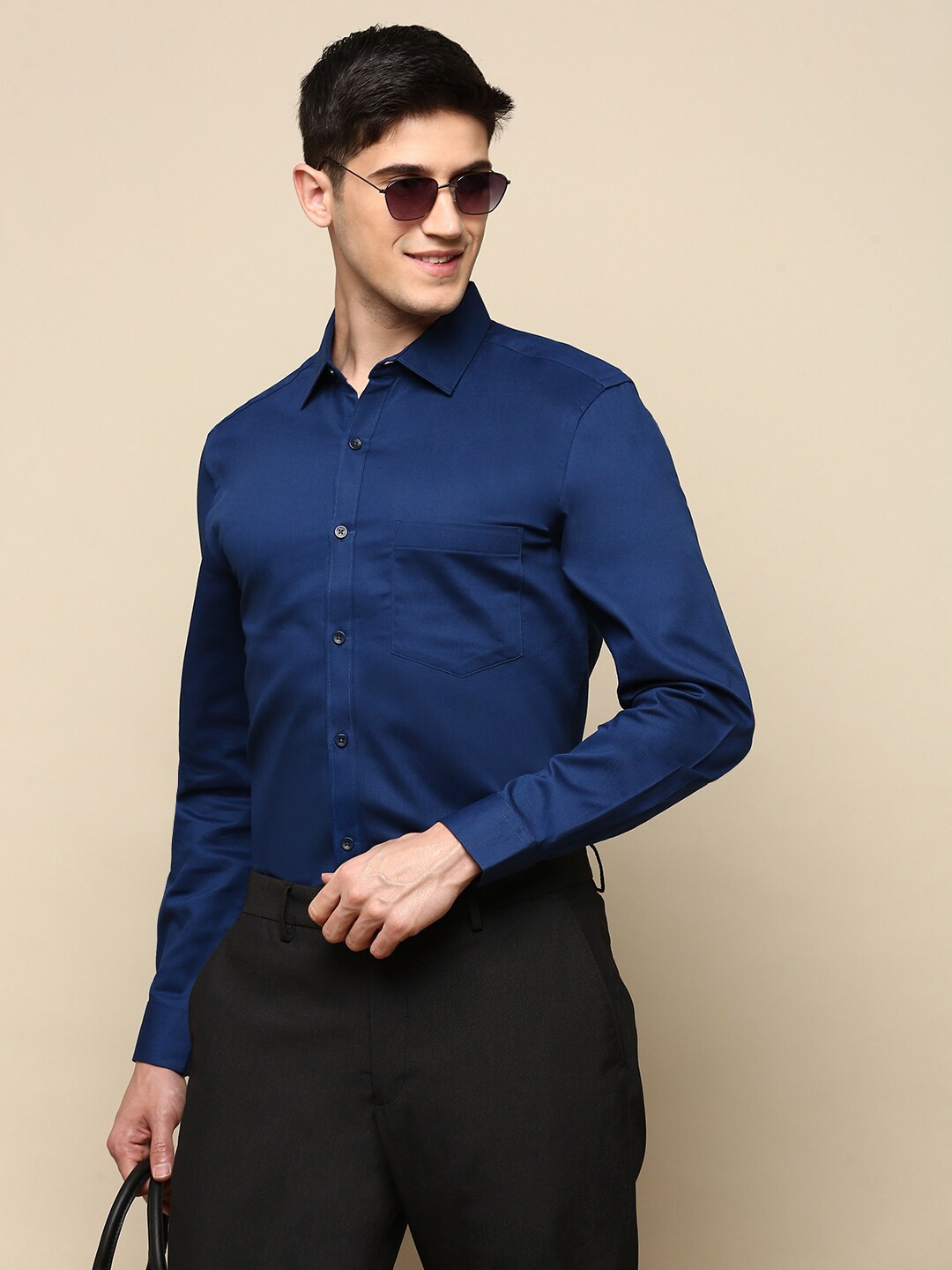 

INVICTUS Standard Cotton Spread Collar Slim Fit Opaque Formal Shirt, Blue