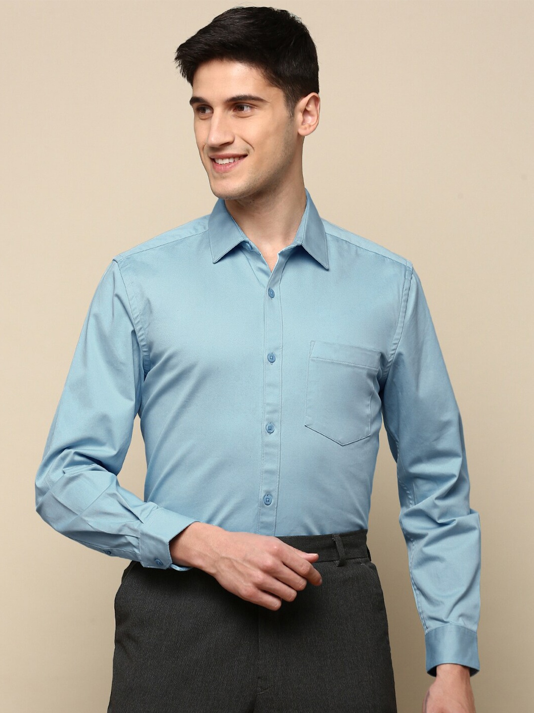 

INVICTUS Standard Cotton Spread Collar Slim Fit Opaque Formal Shirt, Blue