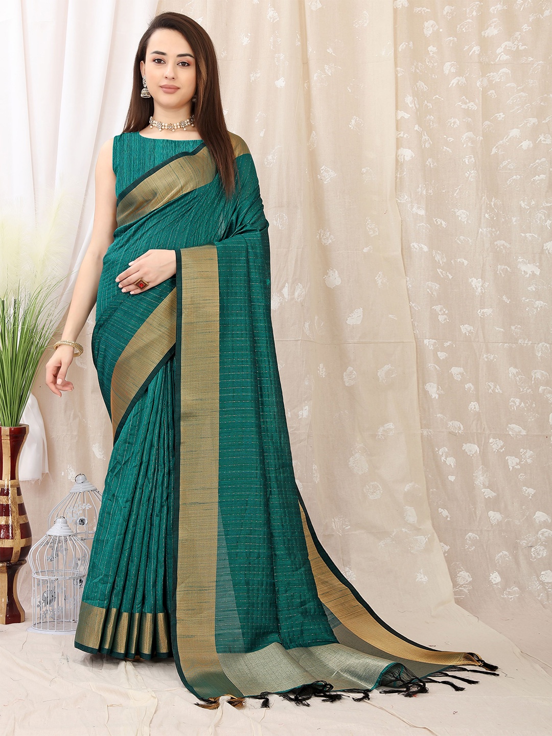 

DIVASTRI Raw Silk Banarasi Zari Saree, Teal