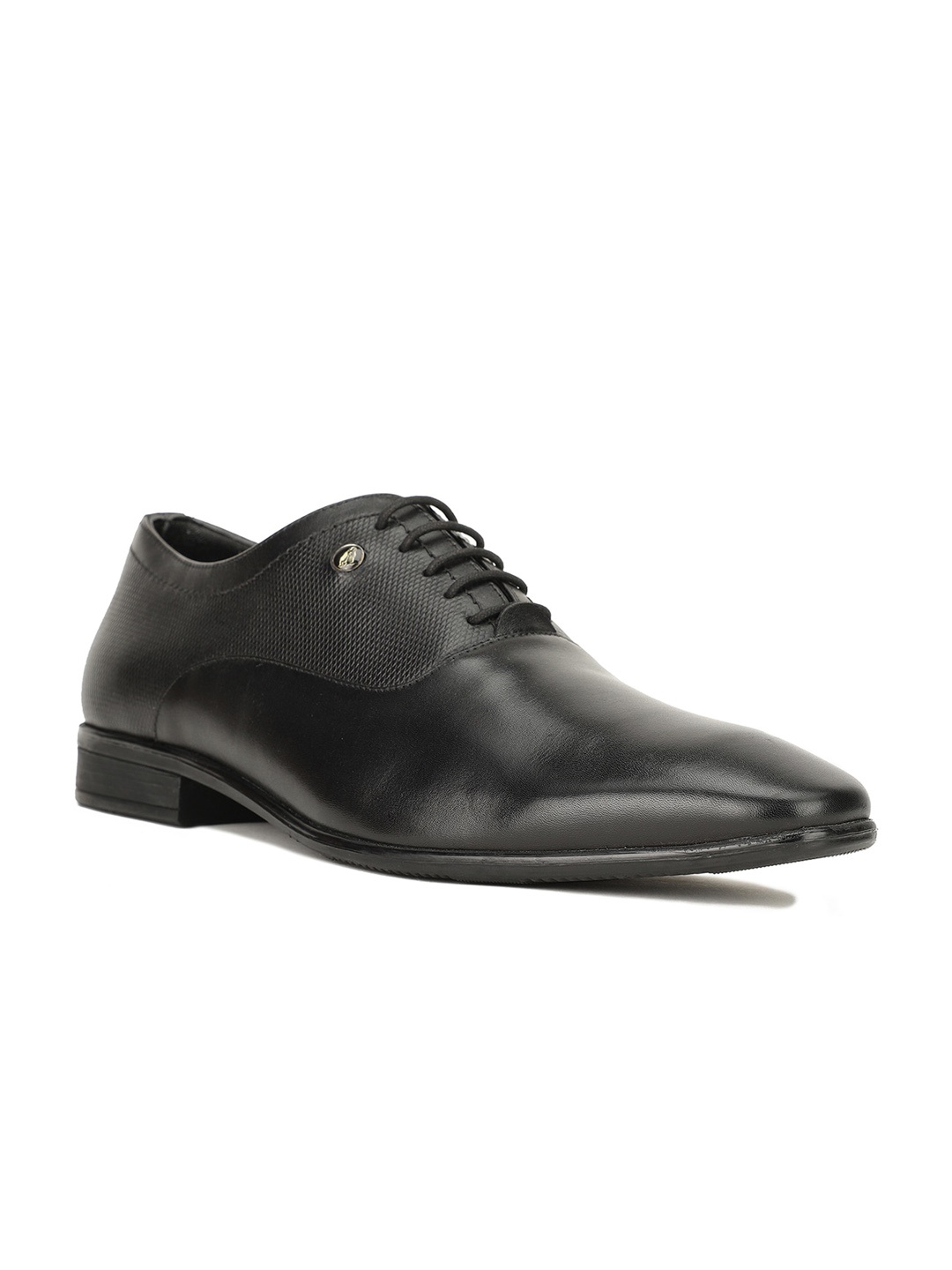 

Hush Puppies Men Textured Leather Formal Oxfords, Black