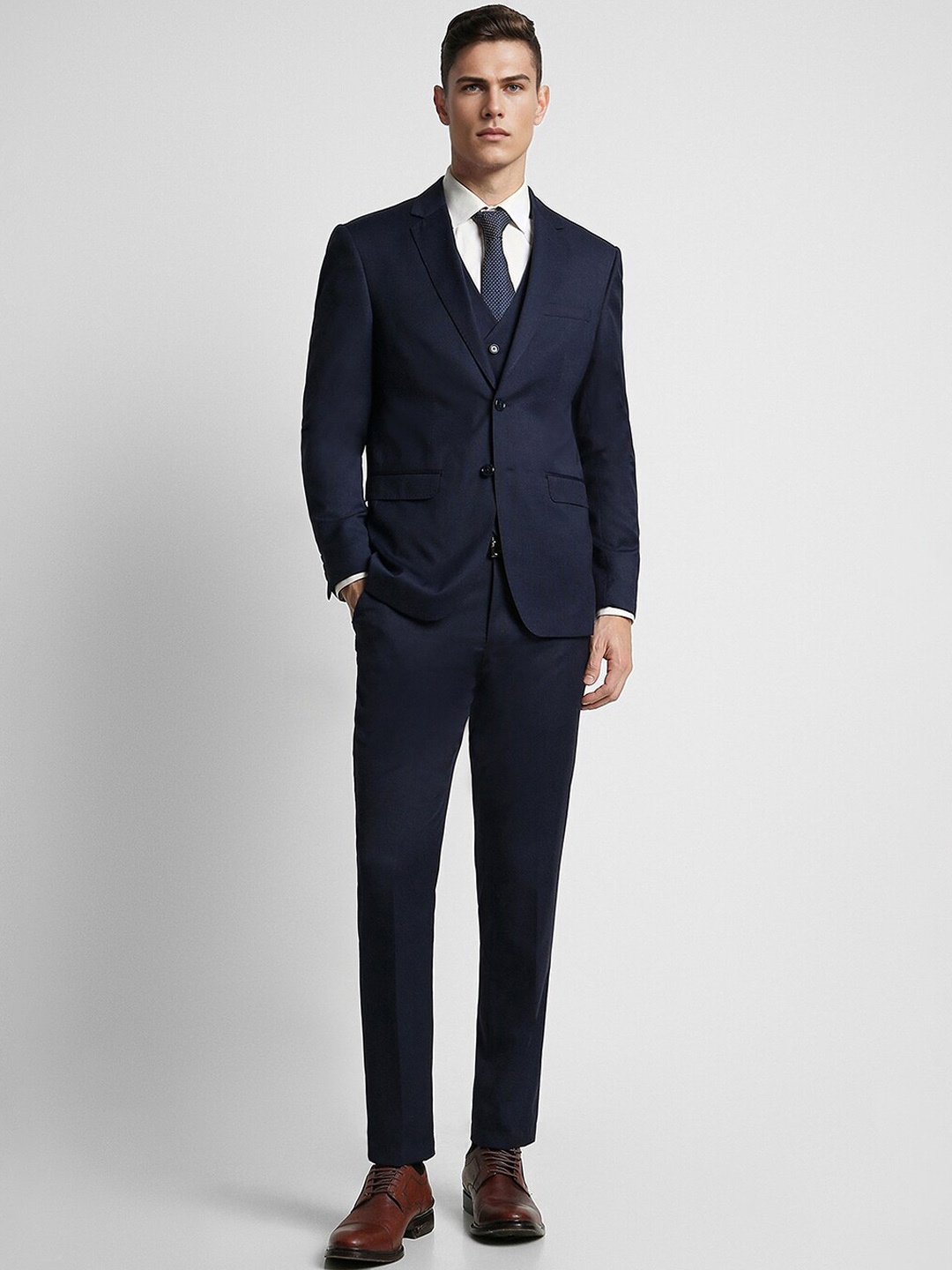 

Peter England Elite Slim-Fit Single-Breasted Three-Piece Formal Suit, Navy blue