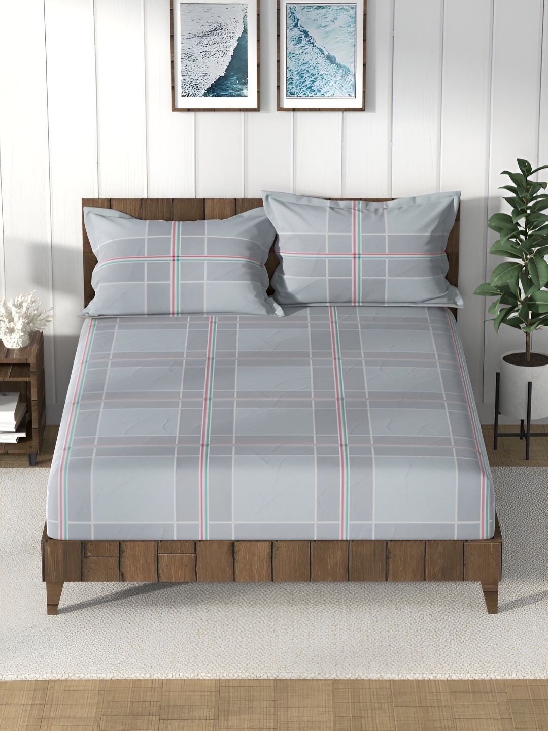 

Nautica Grey & Red Geometric 160 TC Cotton Queen Bedsheet with 2 Pillow Covers