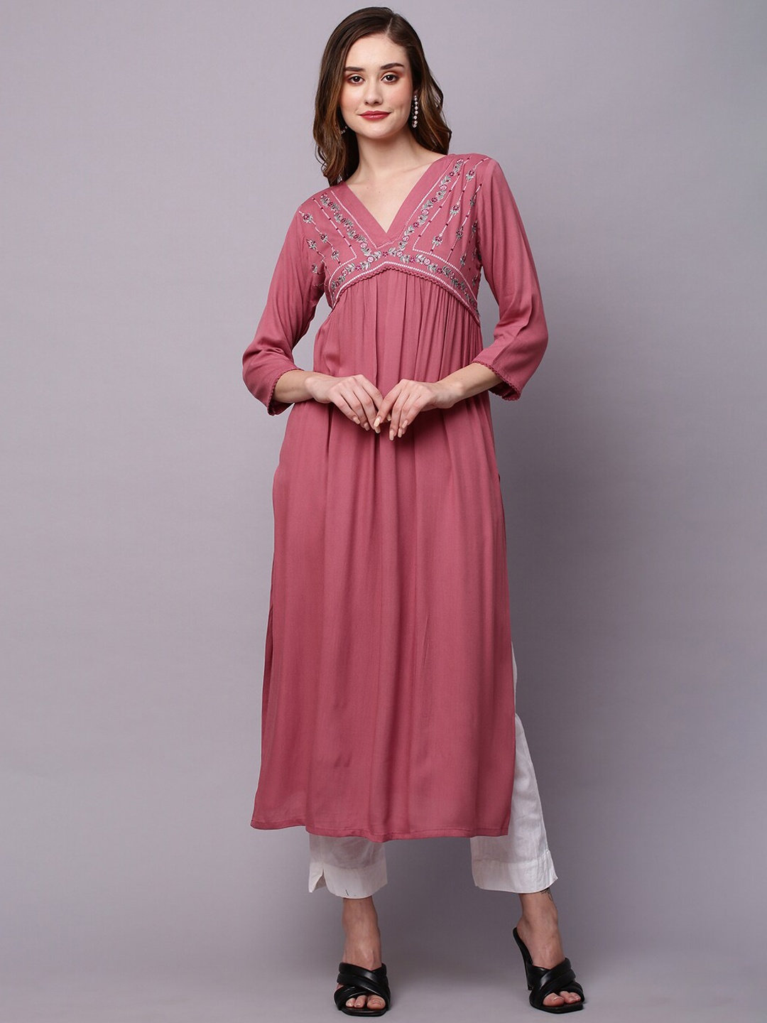 

INDYES Ethnic Motifs Yoke Design Flared Sleeves Flared Anarkali Kurta, Mauve