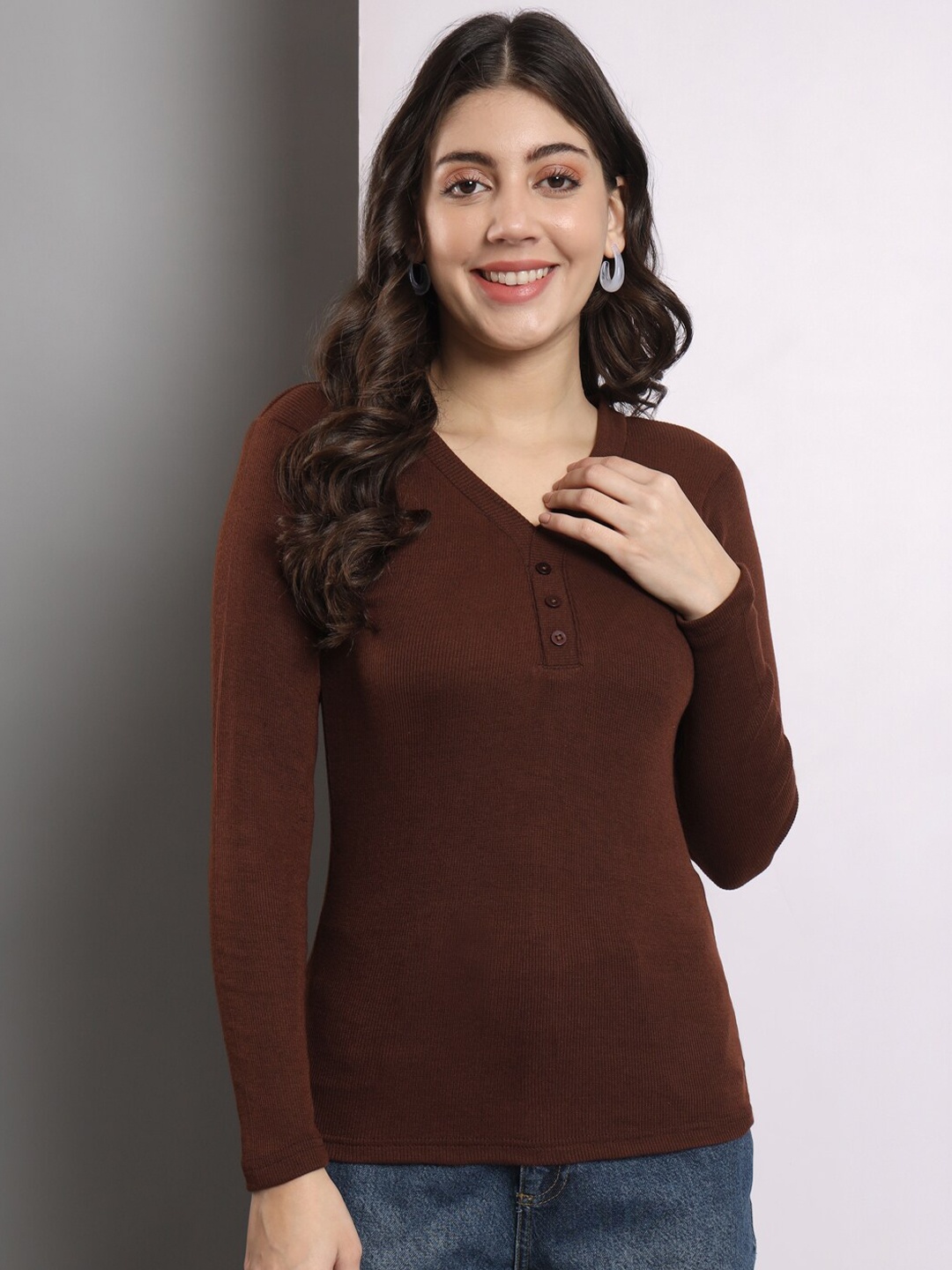 

Q-rious Long Sleeves V-Neck Knitted Fitted Top, Brown
