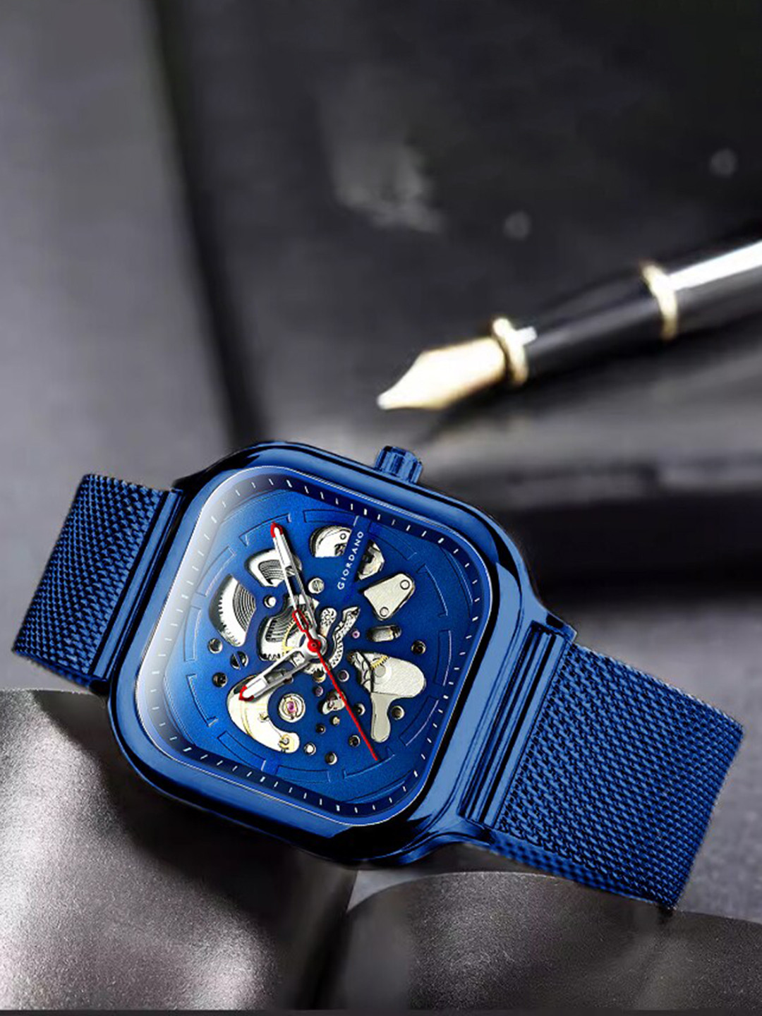 

GIORDANO Men Bracelet Style Straps Analogue Automatic Watch GZ-50081-33, Blue