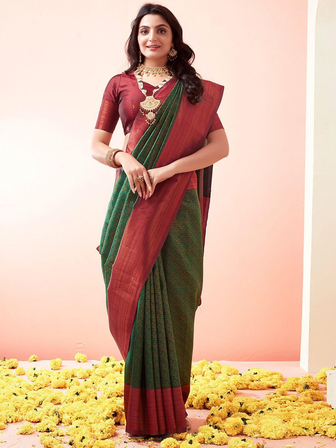 

Mitera Ethnic Motifs Woven Design Zari Art Silk Banarasi Saree, Green
