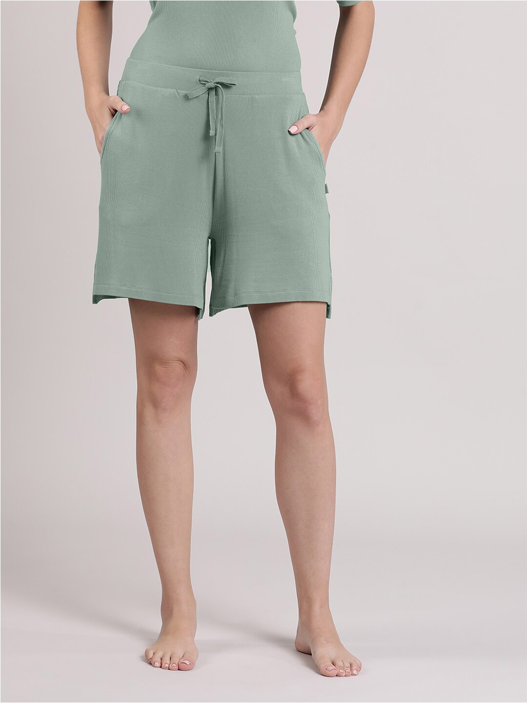 

Amante Mid Rise Serene Dream Shorts, Green