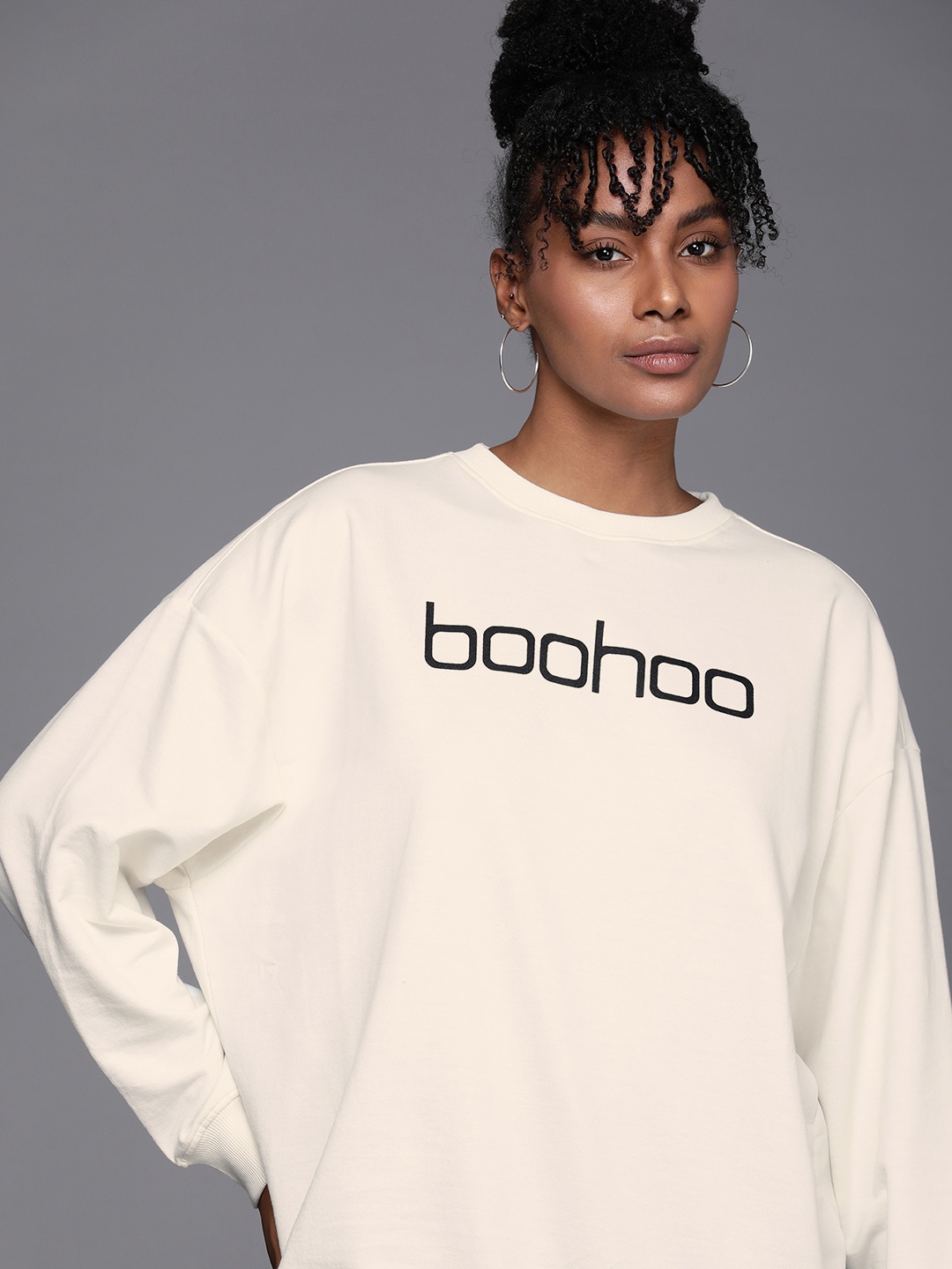 

Boohoo Brand Logo Printed Long Sleeves Sweatshirt, Off white