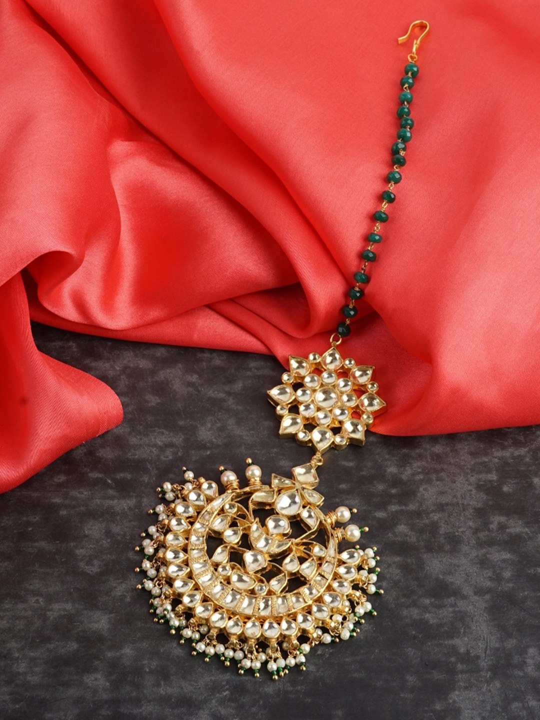 

AURAA TRENDS Gold-Plated Kundan-Studded Maang Tikka Head Jewellery