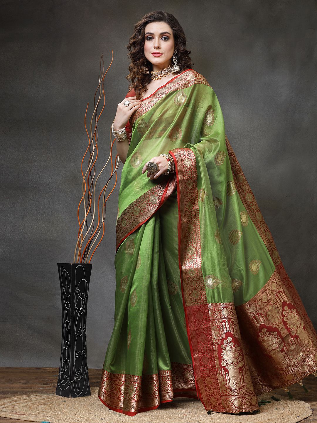 

Mitera Paisley Woven Design Zari Detail Banarasi Saree, Green