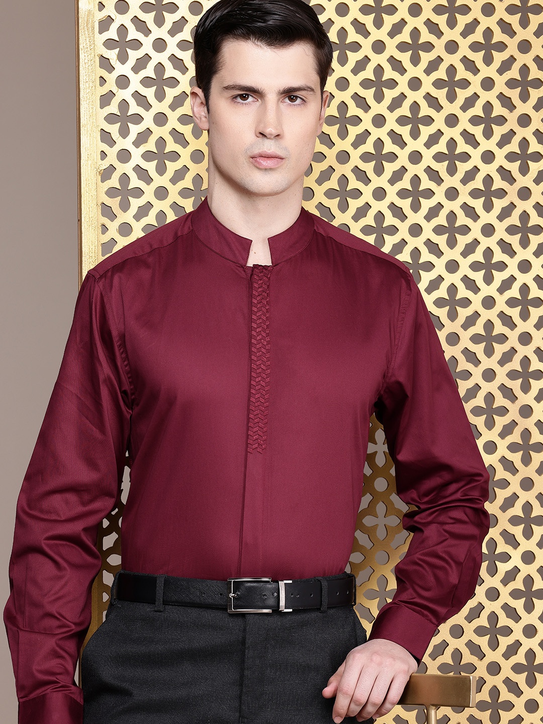 

House of Pataudi Men Opaque Party Shirt, Maroon