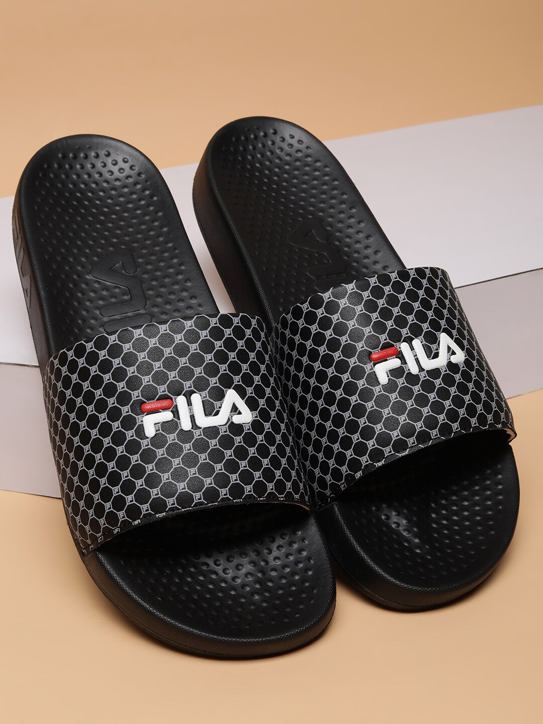 

FILA Men Printed Sliders, Black