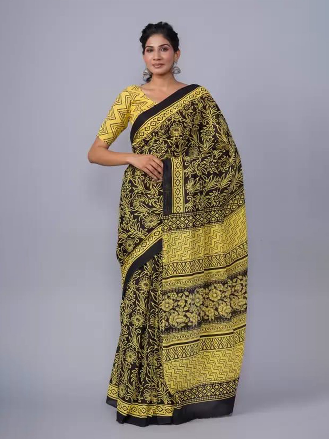 

clothonus Ethnic Motifs Printed Pure Cotton Block Print Saree, Black