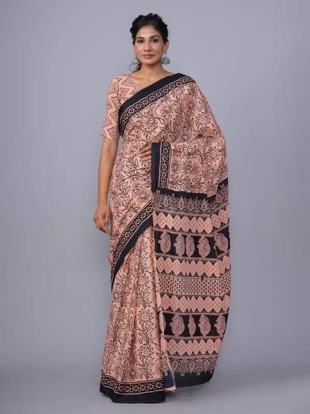 

clothonus Floral Printed Pure Cotton Block Print Saree, Peach