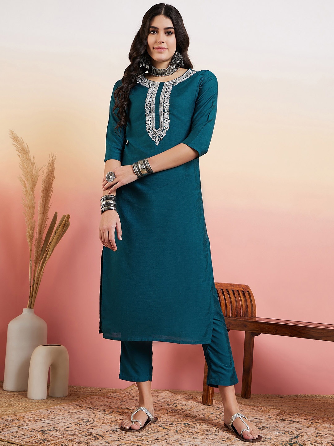 

MASSTANI BY INDDUS Floral Yoke Design Regular Thread Work Kurta With Trouser, Teal