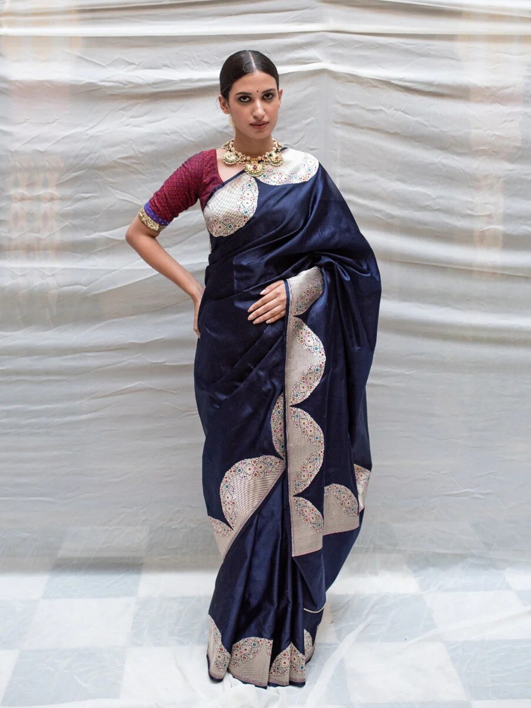 

MORLY Woven Design Silk Kanjeevaram Saree, Navy blue