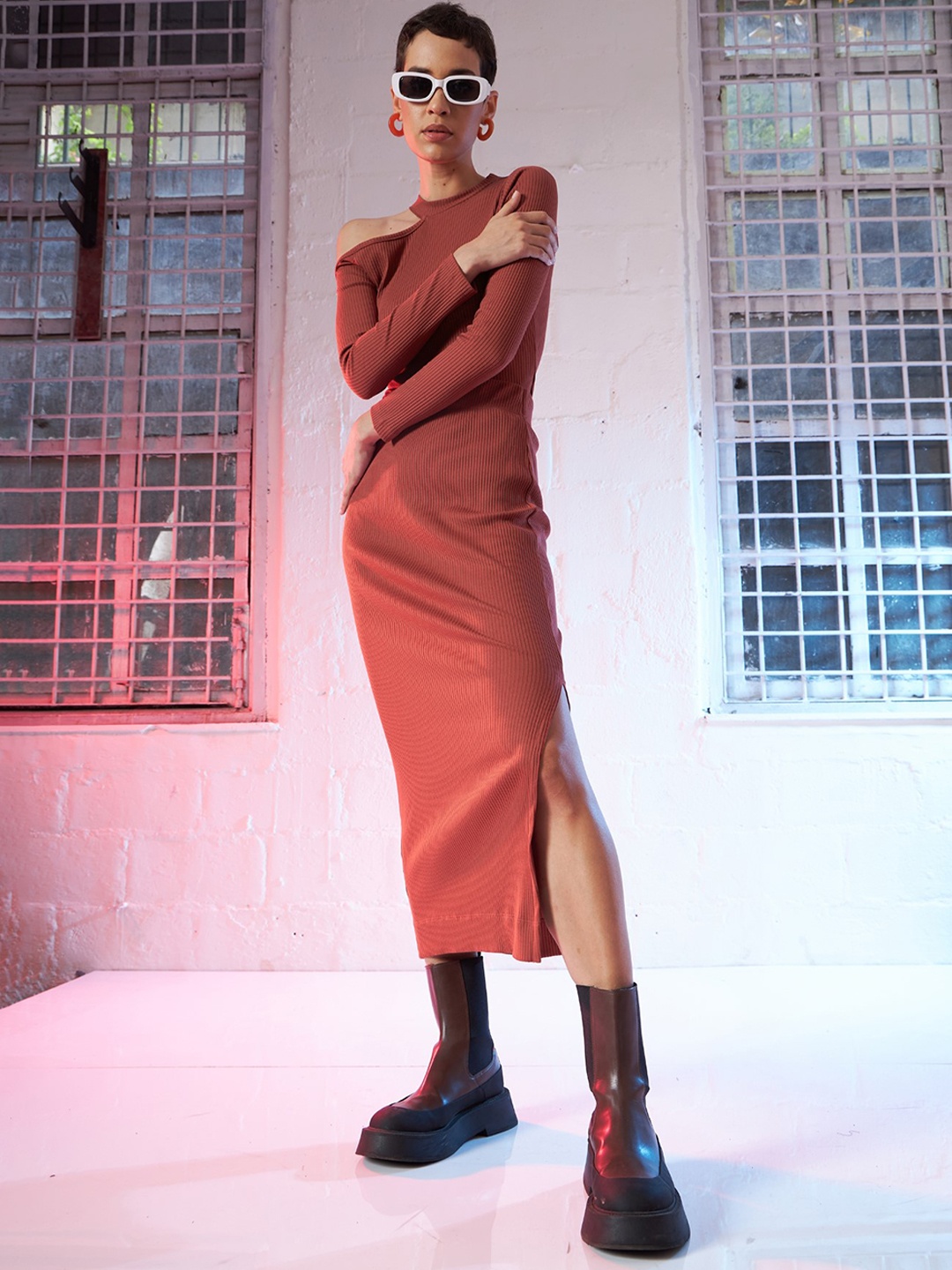 

SASSAFRAS Rust Round Neck Top With Skirt