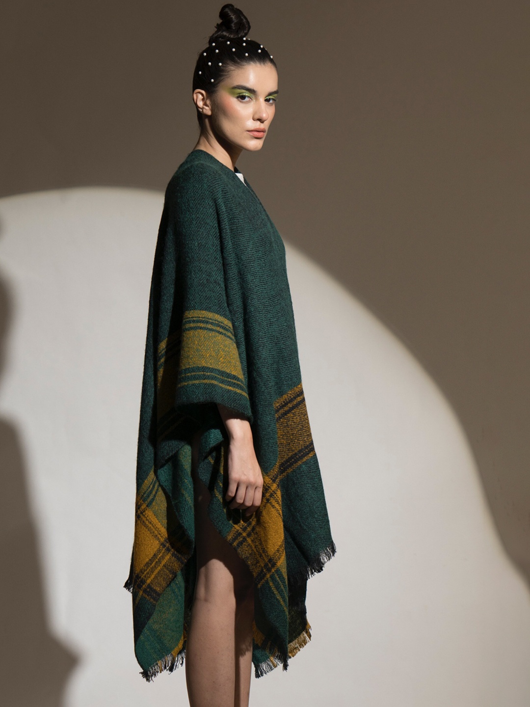 

KHALEEJ V-Neck Woollen Longline Poncho Sweater, Green