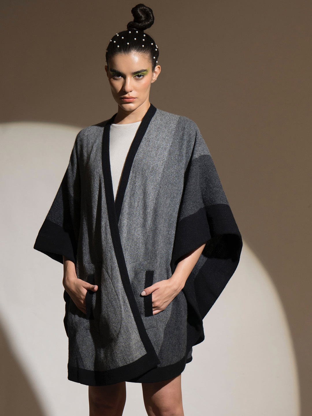 

KHALEEJ V-Neck Woollen Longline Poncho Sweater, Grey