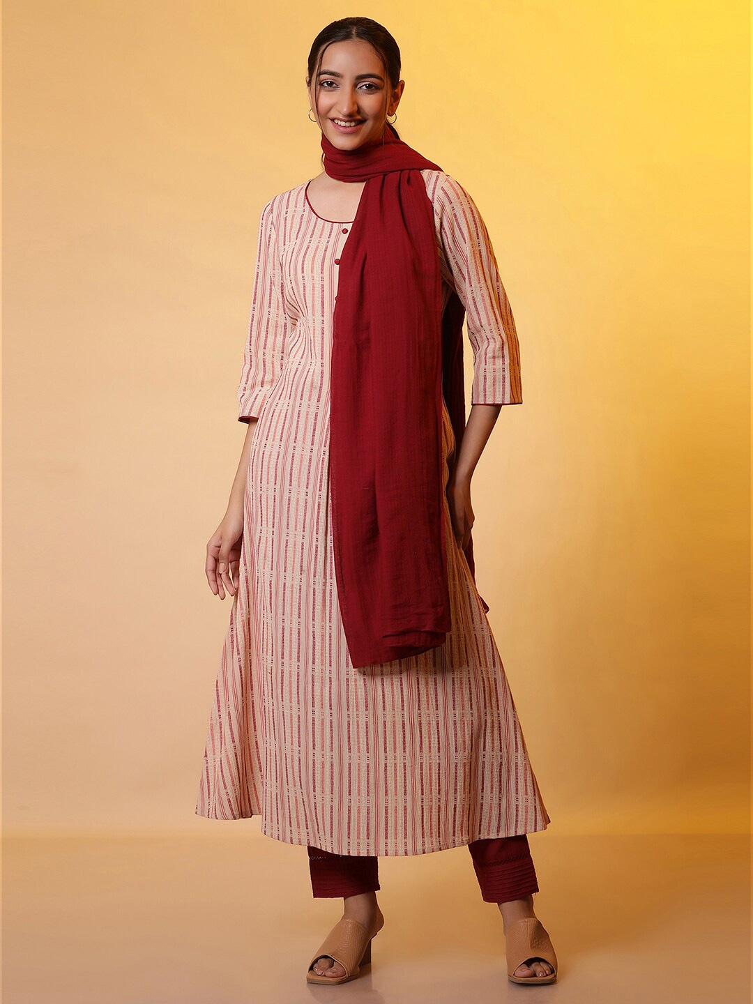 

AURELIA Pure Cotton Dupatta, Maroon