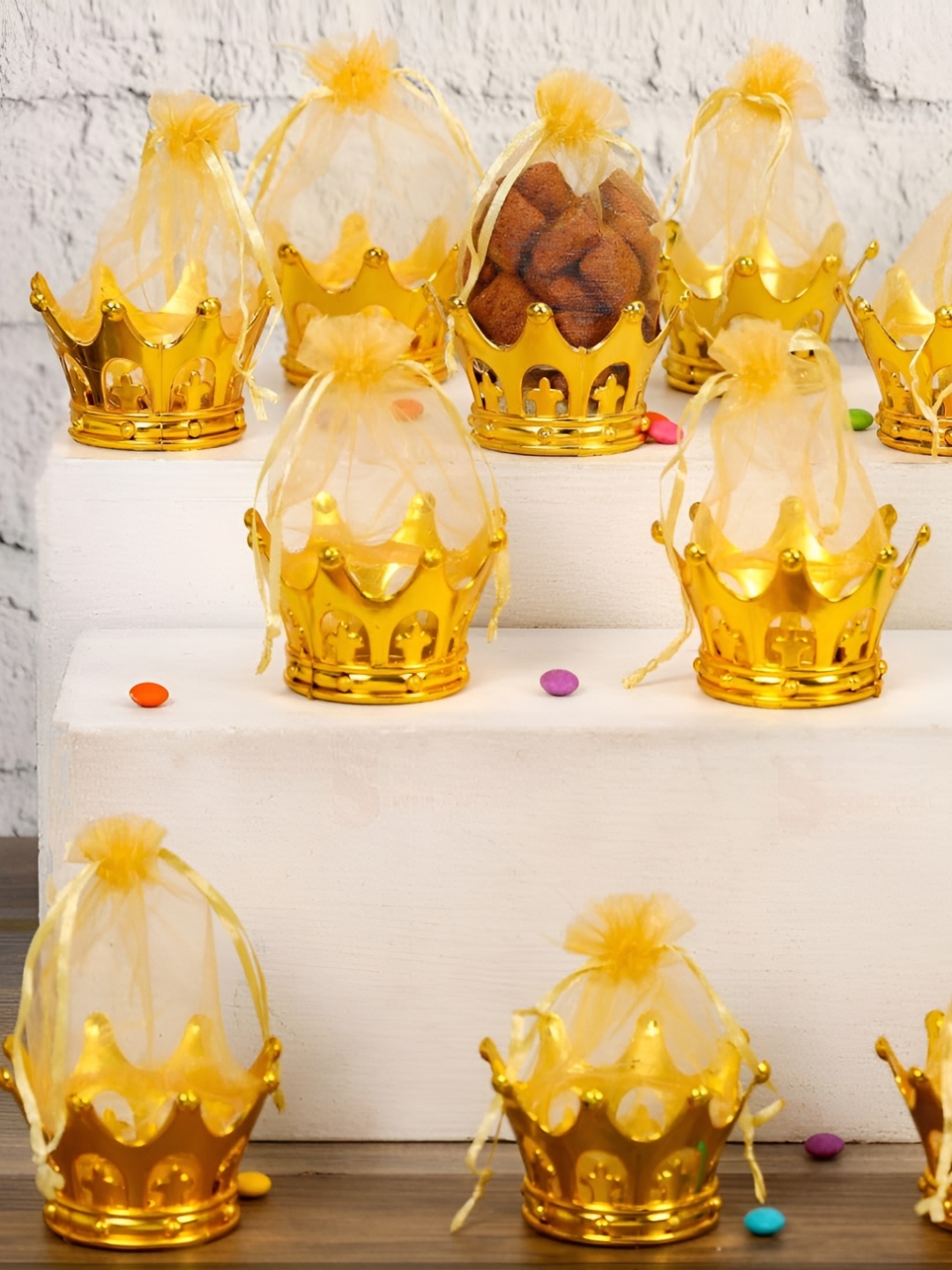 

Satyam Kraft Yellow 6 Pieces Golden Acrylic Festive Decor Potli