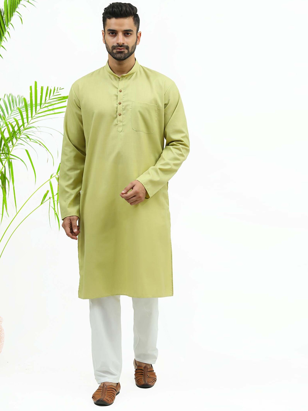 

BLUESAANCHI Regular Kurta with Trousers, Green