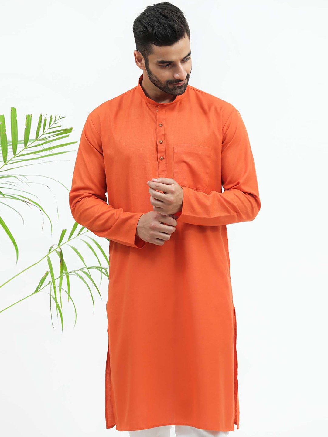 

BLUESAANCHI Mandarin Collar Regular Kurta with Pyjamas, Rust