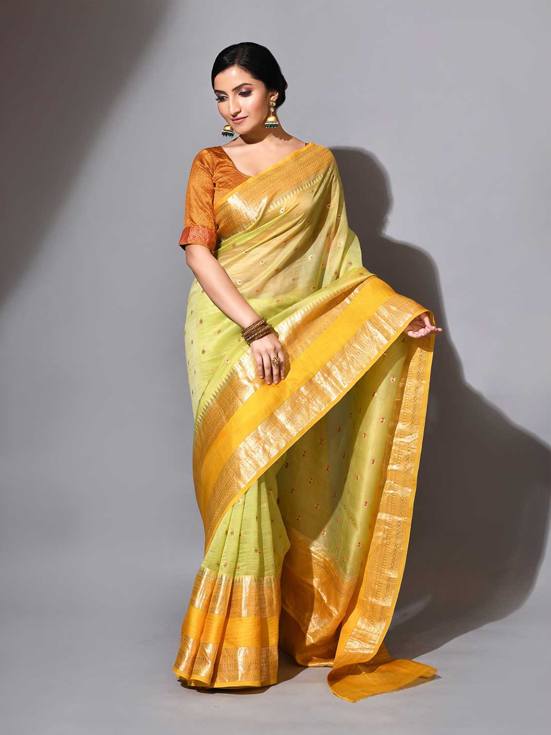 

Rasm by Muskaan Woven Design Zari Organza Banarasi Saree, Green
