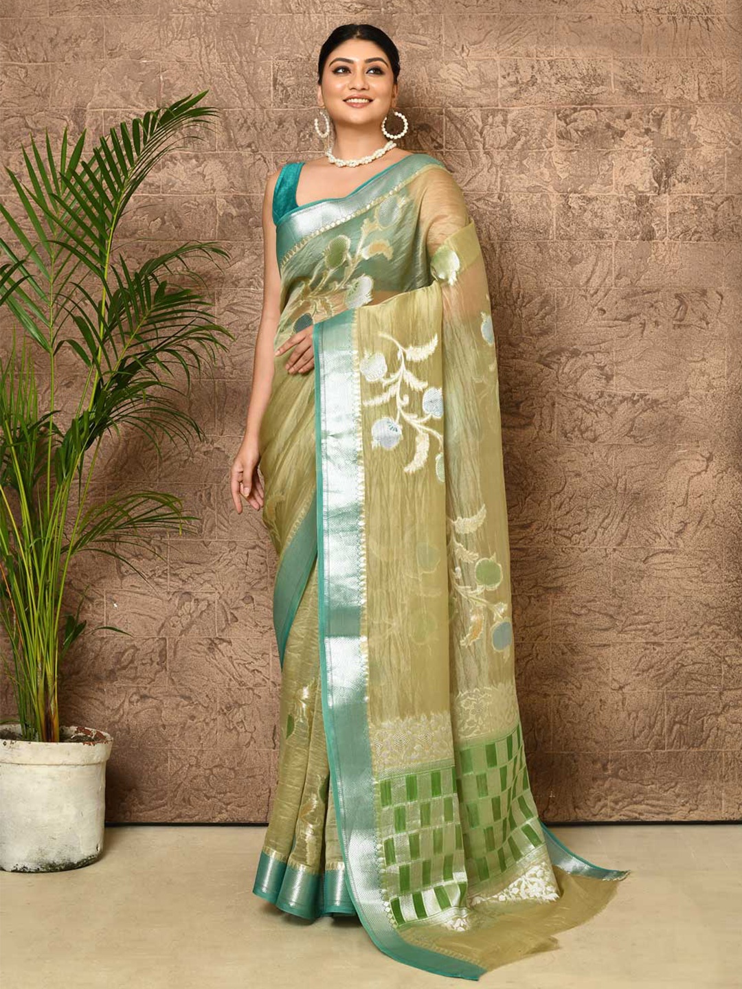 

Rasm by Muskaan Floral Woven Design Zari Organza Banarasi Saree, Green