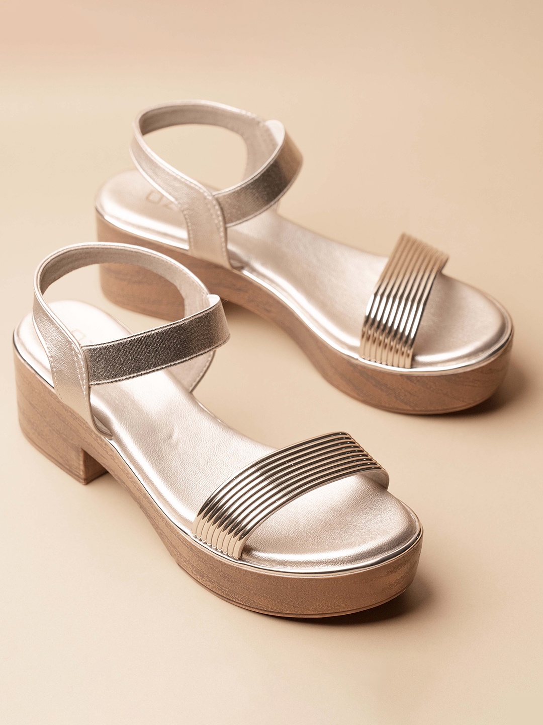 

Ozuri Textured Open Toe Platform Heels, Gold