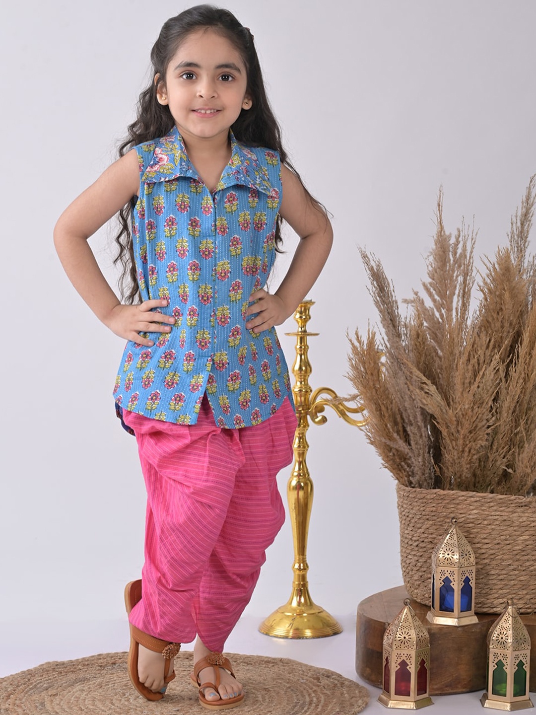 

Sangria Girls Shirt Collar Sleeveless Printed Pure Cotton Kurta Set, Blue