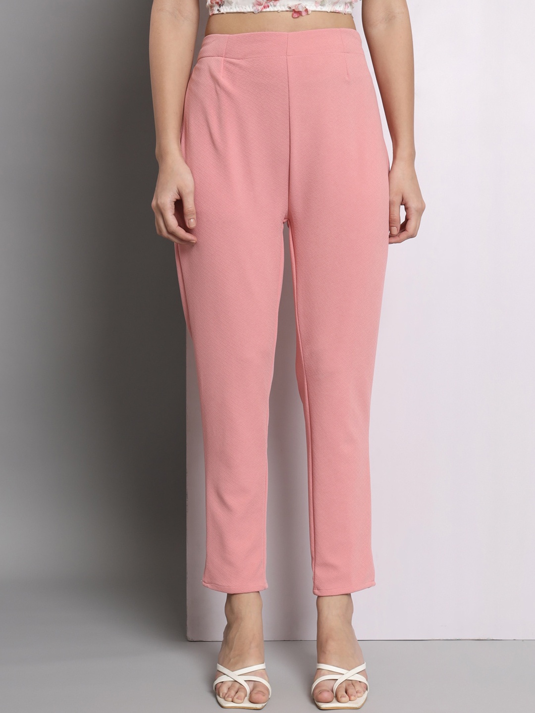 

Q-rious Women Mid-Rise Cropped Trousers, Pink