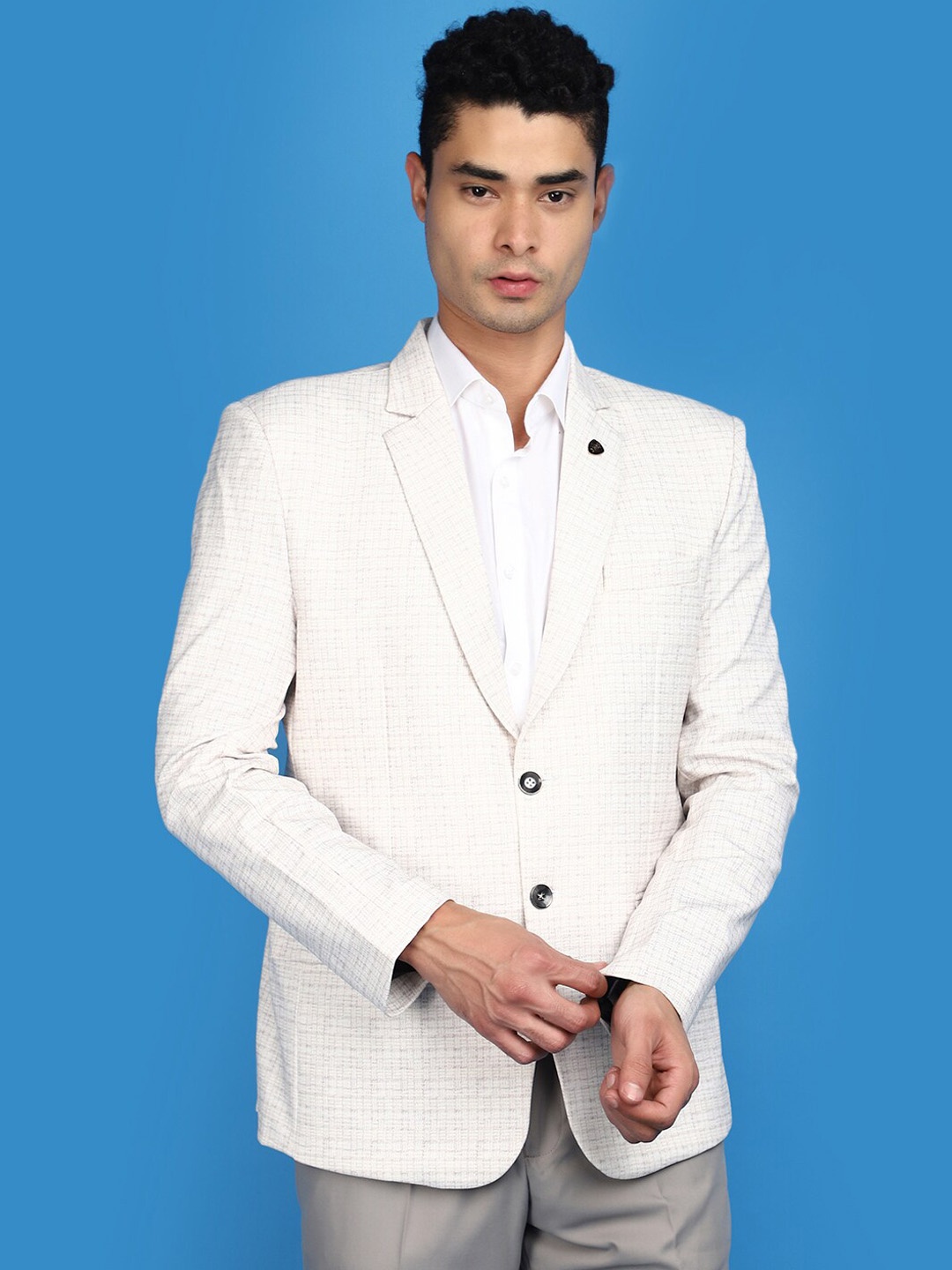 

V-Mart Checked Notched Lapel Long Sleeves Lycra Single Breasted Blazer, Beige