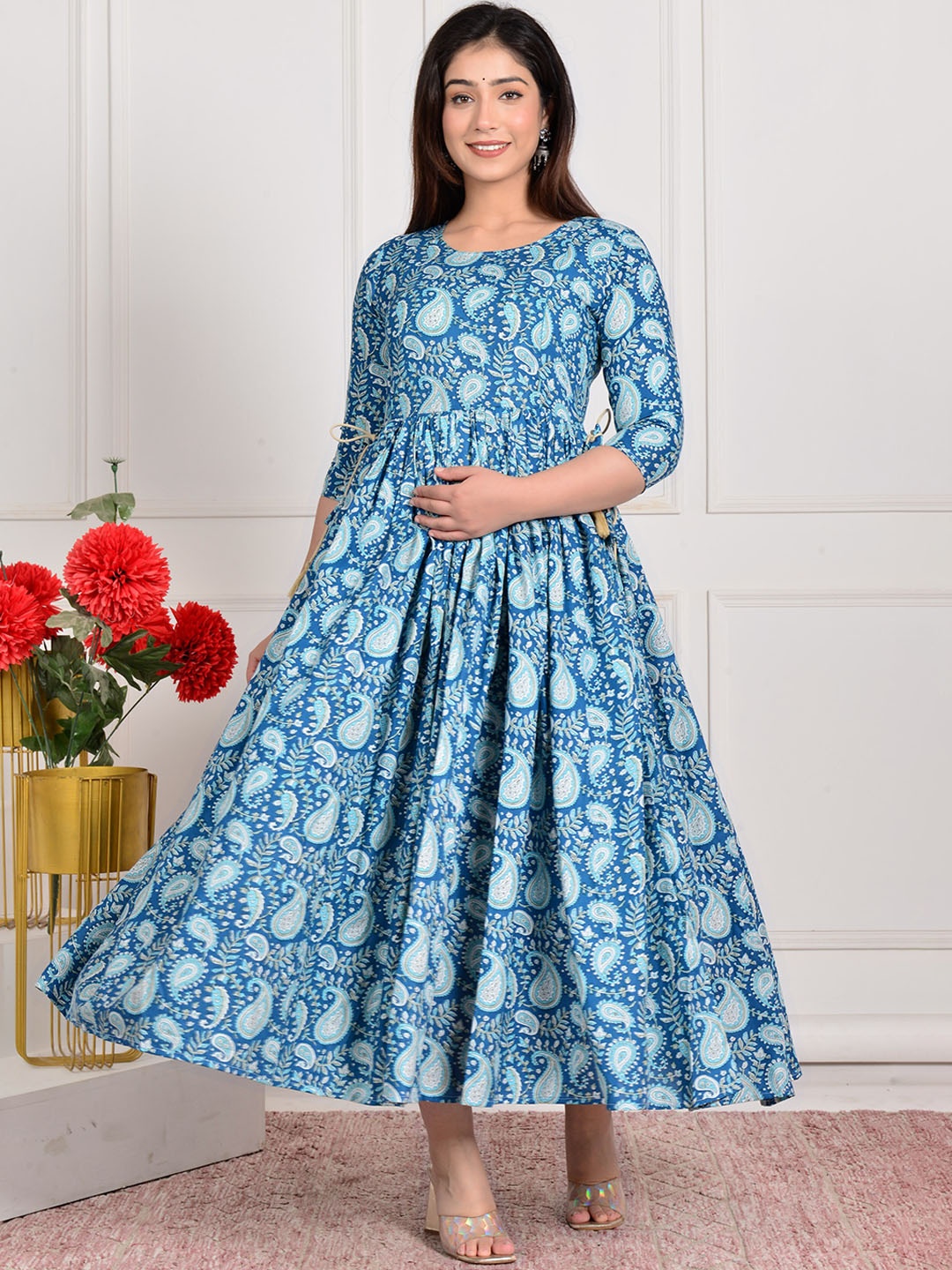

Gujari Floral Printed Round Neck Three-Quarter Sleeves Anarkali Kurta, Blue