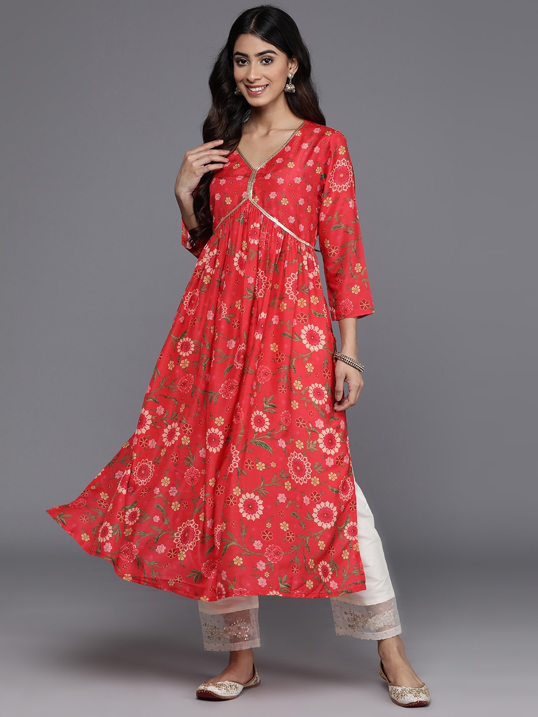 

Varanga Geometric Dyed Flared Sleeves Mirror Work Floral Anarkali Kurta, Red