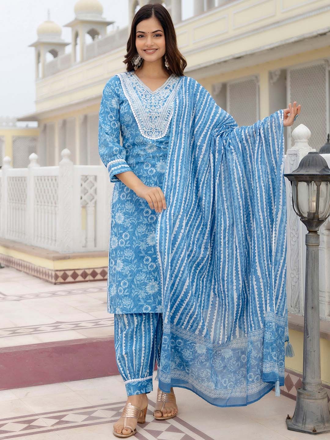 

OMASK Floral Embroidered Regular Aari Work Pure Cotton Kurta With Patiala & Dupatta, Blue